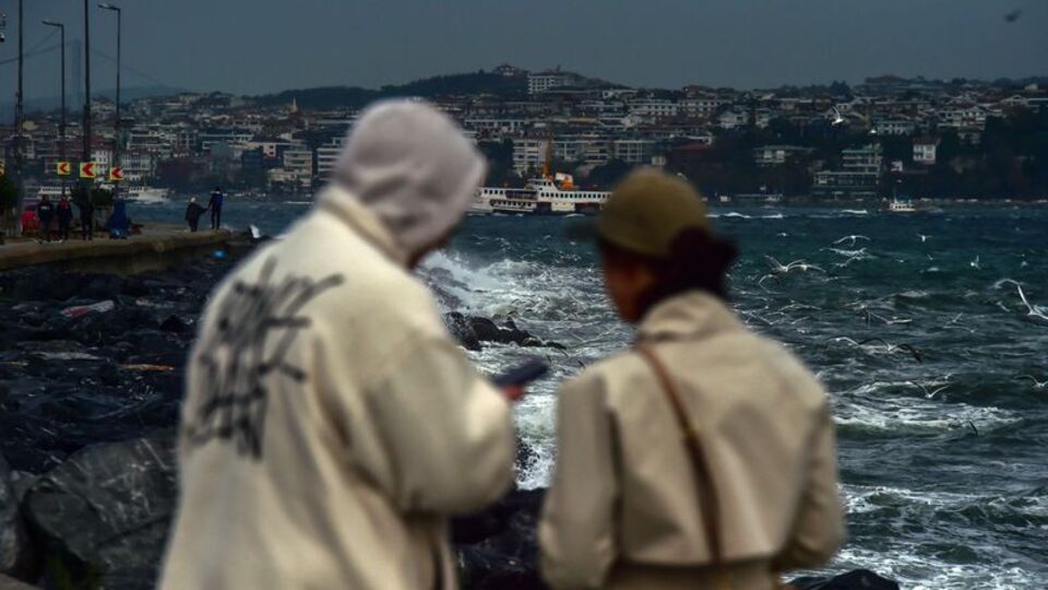 İstanbul'da vapur seferlerine lodos engeli