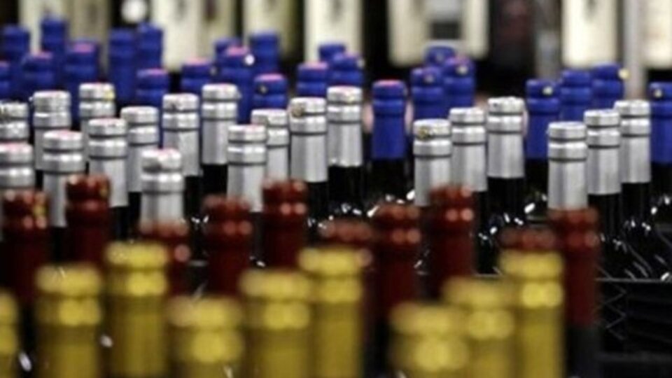 3 litreden büyük alkollü içkiye satış yasağı