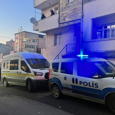 Yanan evde baza içinde kadın cesedi bulundu!