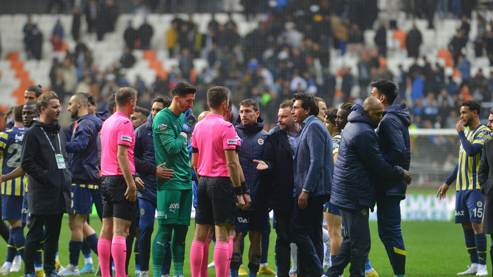 Fenerbahçe, Adana'da isyan etti!