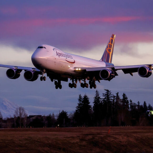 Boeing 747'nin son teslimatı dev kraliyet tacıyla gerçekleşti