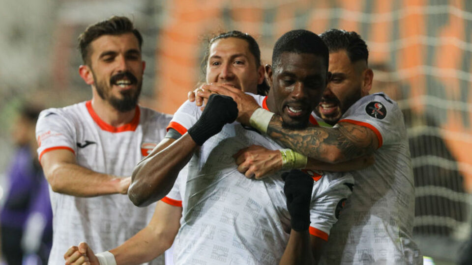 Adana 90+4'te üç puanı kaptı!