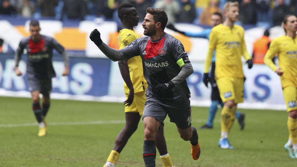 Karagümrük yıldızlarıyla kazandı!