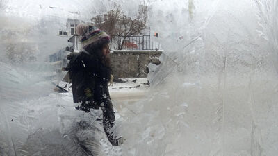 Halaylar tutuldu! Yollar kapandı! Hem sevinç hem mahrumiyet! Türkiye'den kar manzaraları...