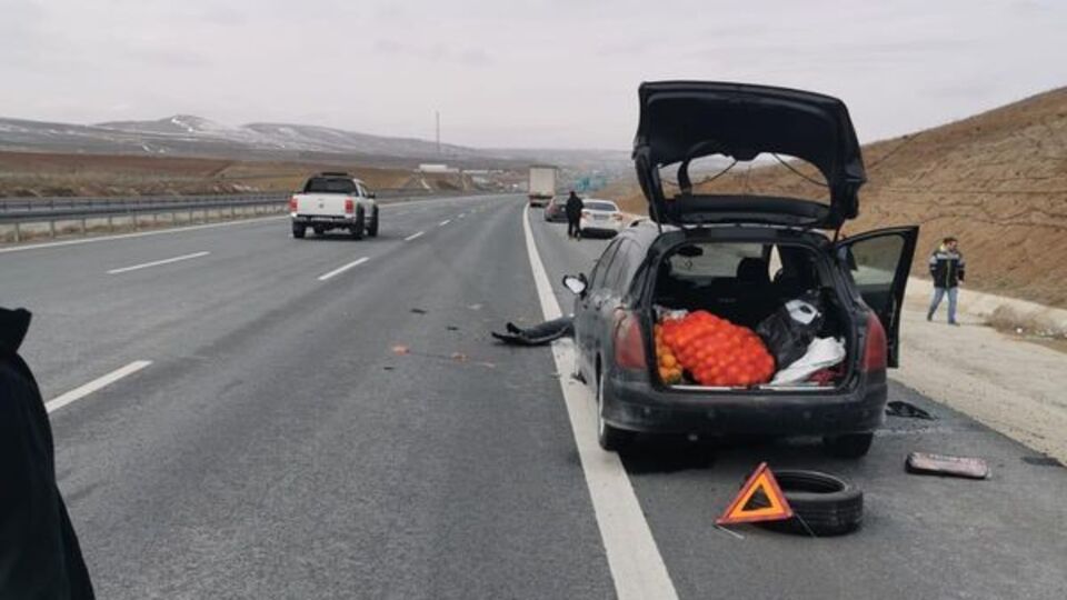 TIR'ın çarptığı doktor hayatını kaybetti