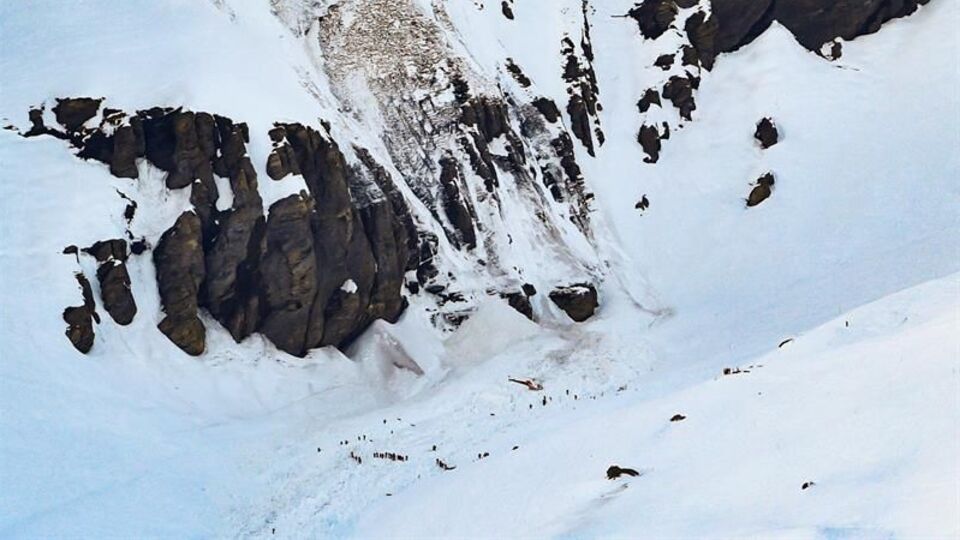 İsviçre'de çığ düştü: 2 ölü