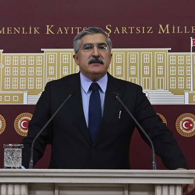 AK Partili Yayman: İki ağabeyim ve ablam enkaz altında