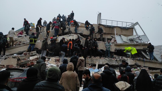 Kahramanmaraş'ta arama kurtarma çalışmaları başladı! Son dakika:  Kahramanmaraş'taki deprem sonrası çok sayıda ekip bölgeye gönderiliyor