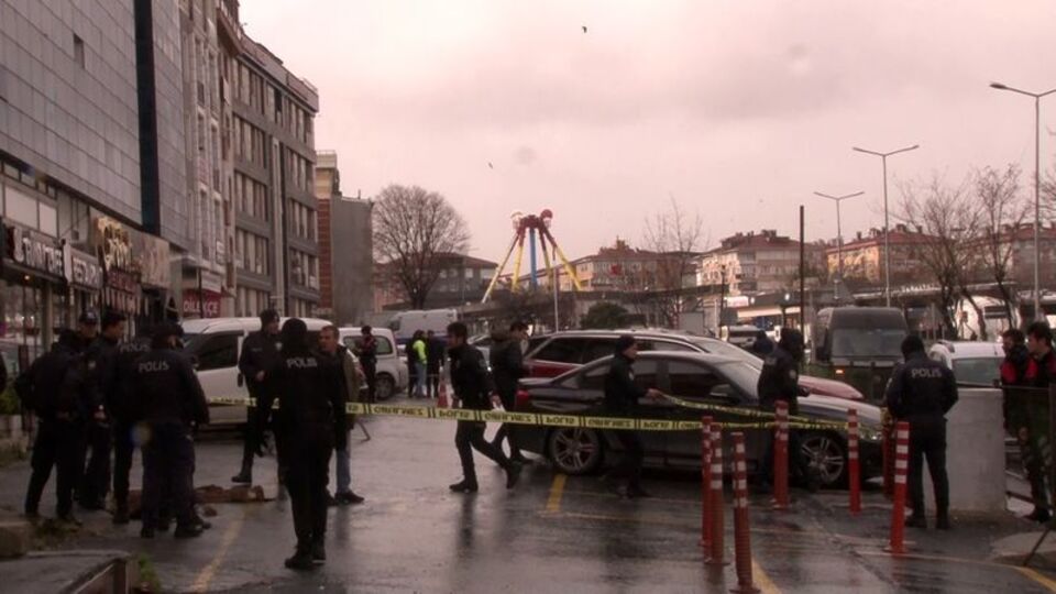 Bakırköy Adliyesi önünde silah sesleri