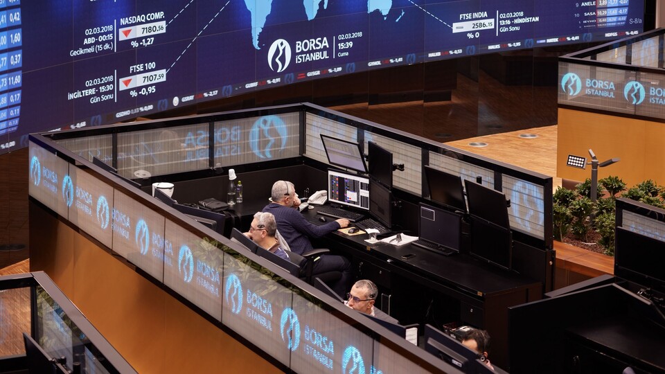 BIST 100 düştü, çimento hisseleri yükseldi