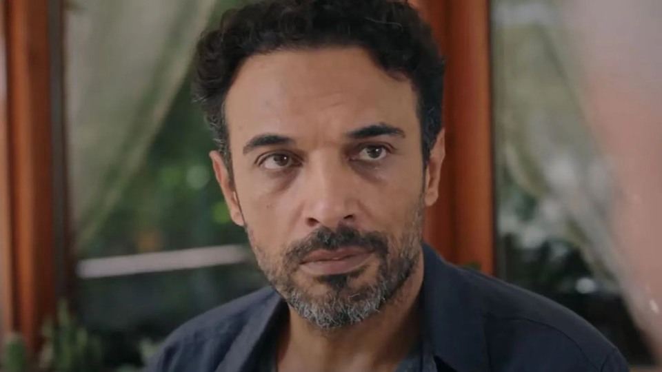 "Ailemin yarısı Hatay'da göçük altında"