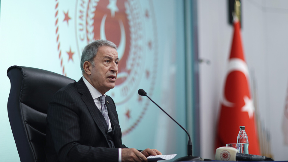 Bakan Akar: Maalesef 3 şehidimiz ve yaralılarımız var