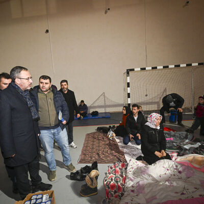 Depremzedeler için açılan tesisler