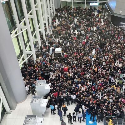 Havalimanında gönüllü yoğunluğu