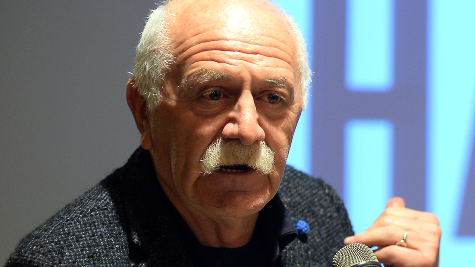 "Kızım hâlen enkaz altında, ses veriyor"