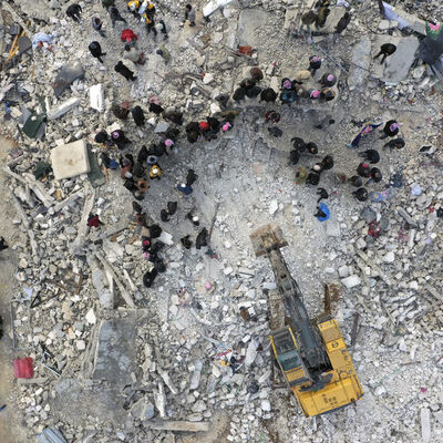 Suriye'de depremde en az 1602 kişi öldü