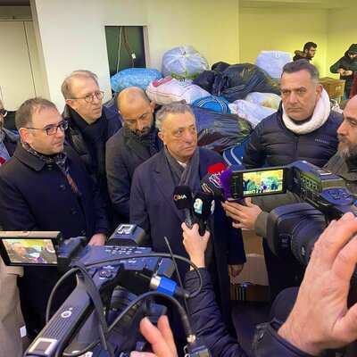 Çebi'den yardım merkezine ziyaret