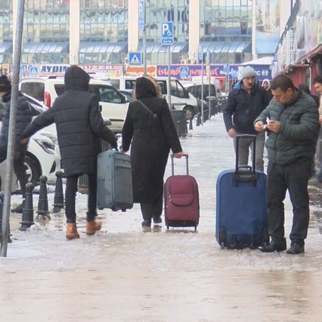 Otogarda afet bölgesi hareketliliği! 10 liraya bilet