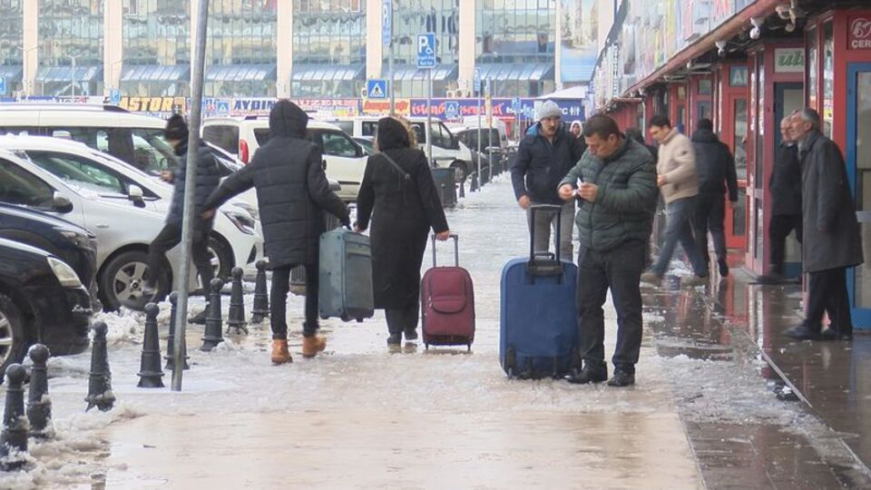 Otogarda afet bölgesi hareketliliği! 10 liraya bilet