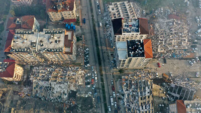 7.7'lik deprem dünyaya böyle yayıldı!