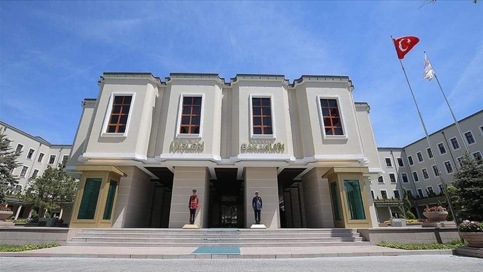 İçişleri: Deprem bölgelerinde 38 bin 487 personel görevlendirildi