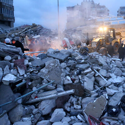 Türkiye'yi vuran deprem sonrası dünya seferber