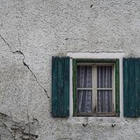 Çatlak oluşan binada oturulur mu?