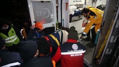 Malatya'da depremden 44 saat sonra 1 kişi kurtarıldı