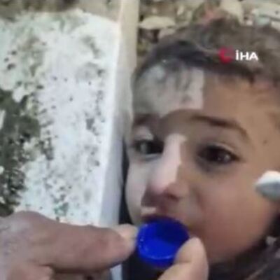 Enkazda 44 saat... Şişe kapağıyla can suyu!