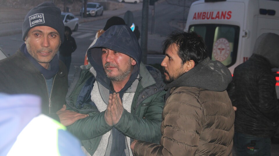 Kızını gören baba gözyaşlarına boğuldu