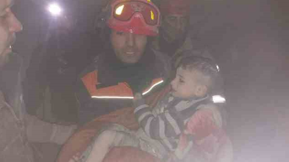 Hatay'da 3 kişi böyle kurtarıldı