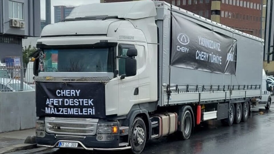Çinli otomobil üreticisinden yardım tırı