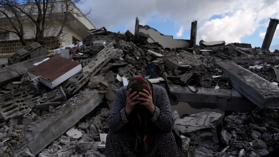 Hazırgiyim firmaları deprem bölgesine kışlık giyecek gönderdi