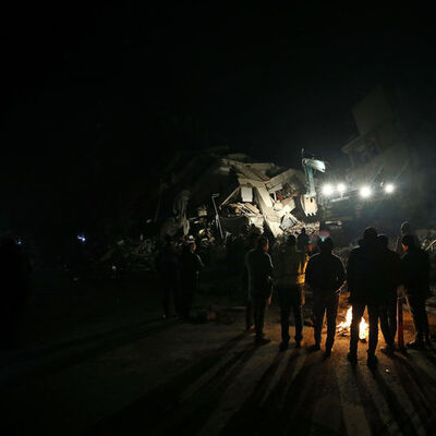 Türkiye'yi vuran depremlerin ardından dünyadan destek