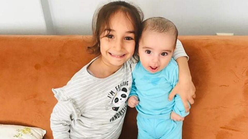 Sıla ile Efe annelerine sarılmış bulundu! Yüreğimiz ağladı!