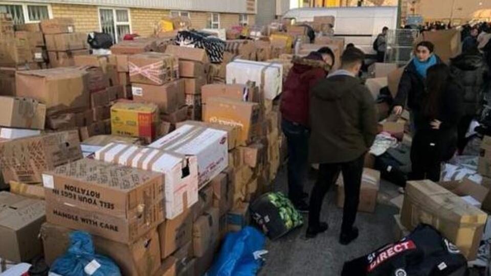 İngiltere'de Türk toplumu ve hayır kuruluşları depremzedelere yardım için harekete geçti