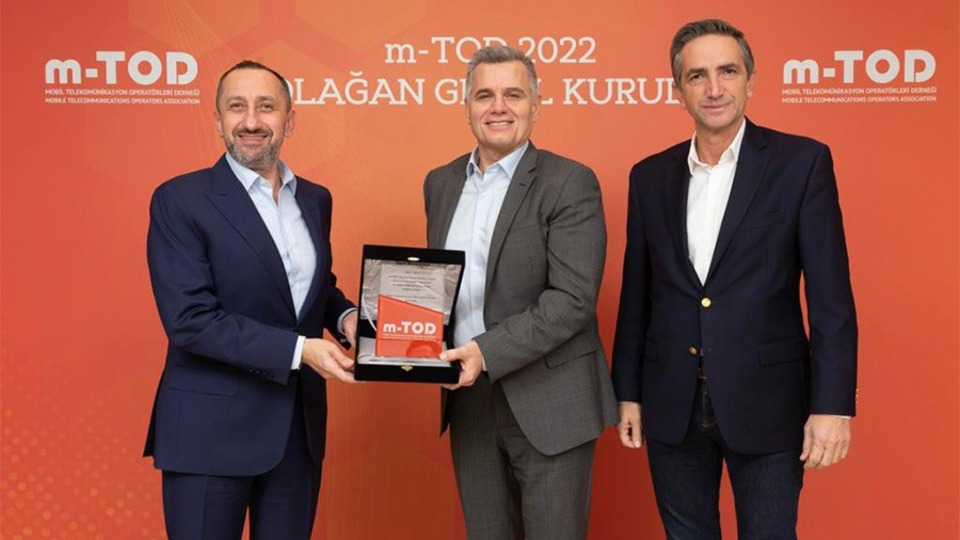 Sesimizi duyan var mı?