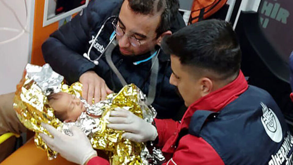 10 günlük bebek ile annesinin mucize kurtuluşu!