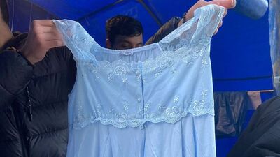 Depremzedelere yollanan eşyalar çileden çıkardı