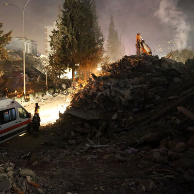 Macar arama kurtarma görevlisi gözyaşlarını tutamadı