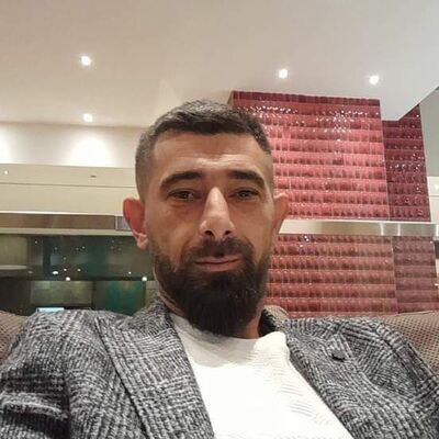 Depremzedelere yardıma gitmişti, aracında zehirlenerek öldü