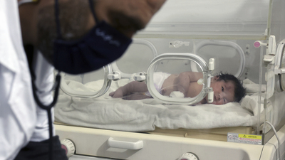 Dünyaya gözlerini enkaz altında açtı: Binlerce kişi evlat edinmek istiyor