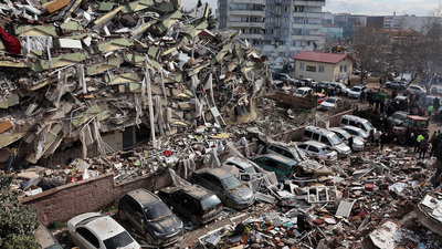 Koç Holding ekipleri 84 kişiyi enkazdan kurtardı