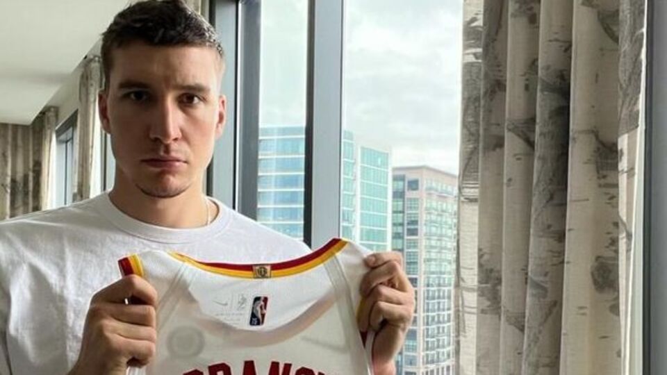 Bogdanovic ve Vesely'nin formaları destek için satışta