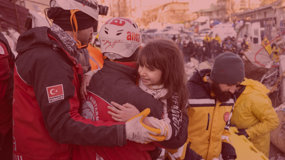 Türkiye kol kanat olmak için sıraya girdi