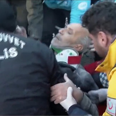 Depremin 121. saatinde gelen mucize kurtarılma haberi