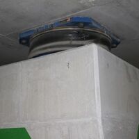 Depremin sarsıntısını kesen sismik izolatör sistemi