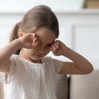 Travmaya maruz kalan çocuğa nasıl yaklaşmak gerekir?