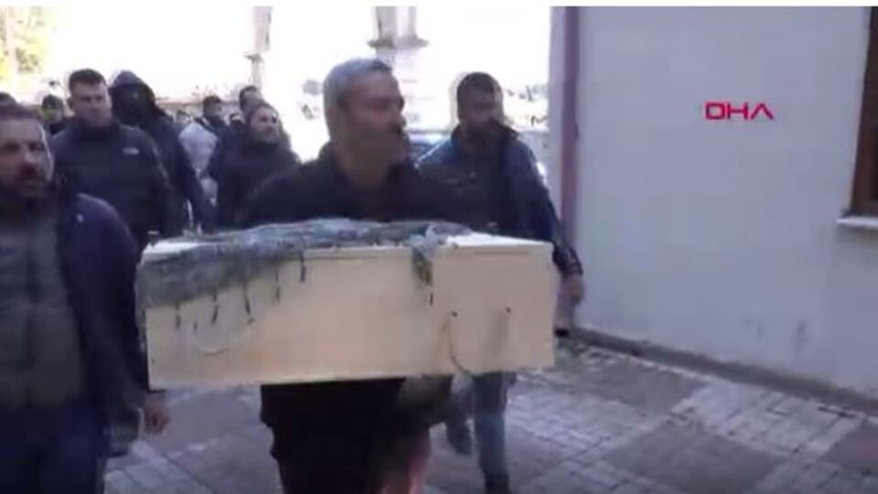 Kızı ve torununu iki gün arayla defnetti