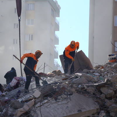 Zeray Apartmanı sakinleri: İlk önce çığlık geldi, bina yıkılınca kesildi